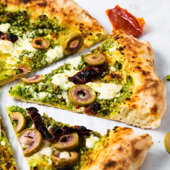 Pesto Pizza with Olives - Recipe photo by cooking.with.carbs