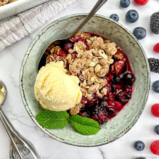 Vegan Berry Crumble - Recipe photo by No Sweat Vegan