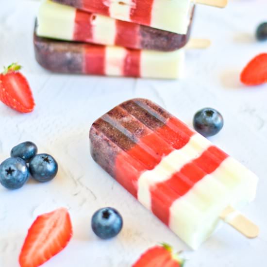 VEGAN BERRIES POPSICLES - Recipe photo by Noble Veggies
