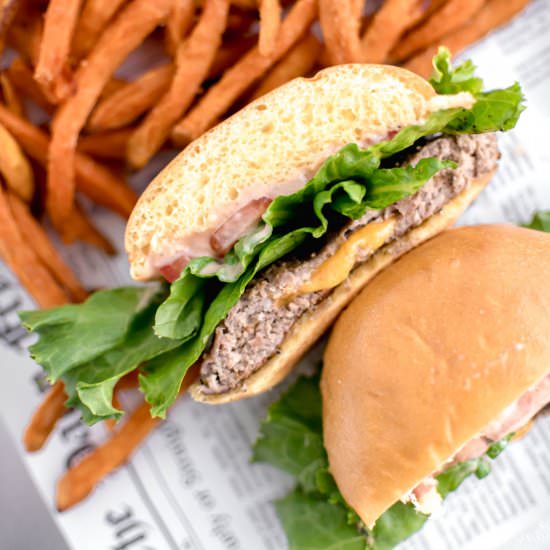 Cheddar Stuffed Turkey Burgers - Recipe photo by megseverydayindulgence