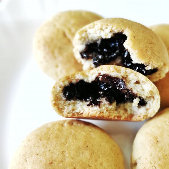 Chocolate filled Cookies - Recipe photo by spicensweet
