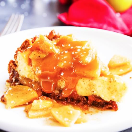 Salted Caramel Apple Cheesecake - Recipe photo by pipandebby