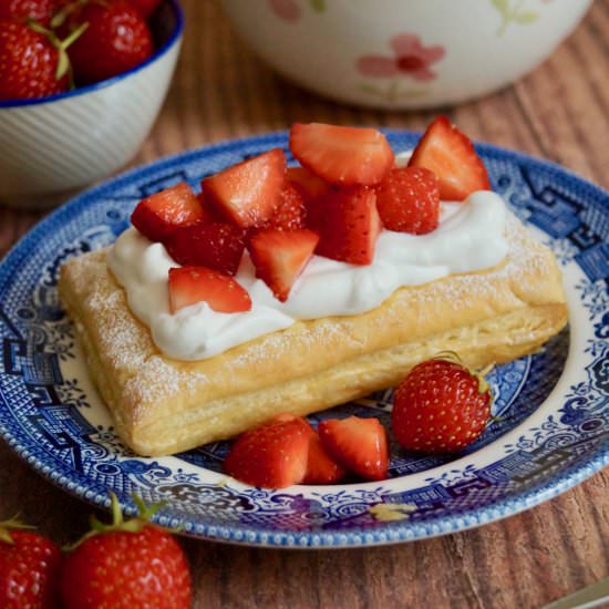 strawberries and cream tarts - Recipe photo by whatjessicabakednext