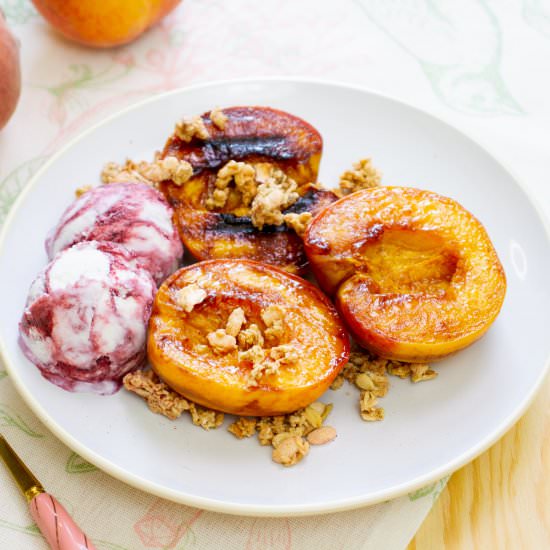 Grilled peaches - Recipe photo by mecooks.com