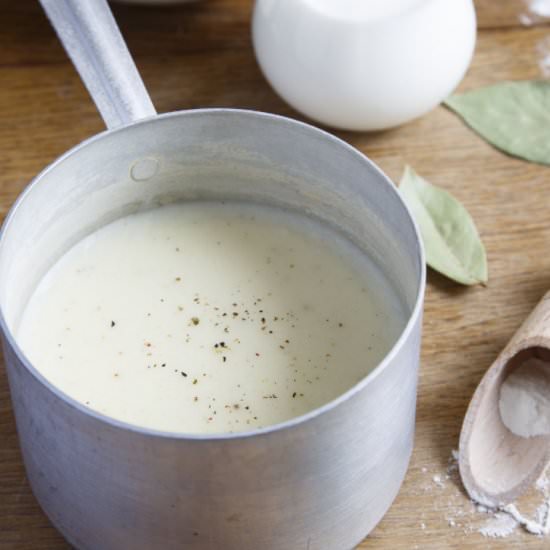 Garlic Parmesan White Sauce - Recipe photo by Cooking Frog