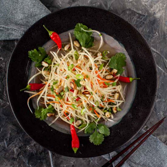 Vietnamese green papaya salad - Recipe photo by saltandpestle