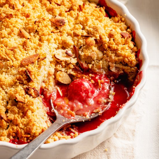 Strawberry Crumble - Recipe photo by eatloveeat