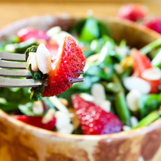 Keto Strawberry Asparagus Salad - Recipe photo by LowCarb Abode