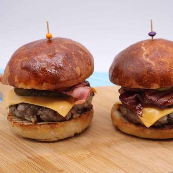 Steak and Bacon Burger - Recipe photo by fellybull