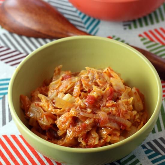 Braised cabbage with tomatoes - Recipe photo by Food Gal