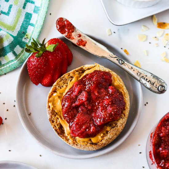 Strawberry Chia Jam - Recipe photo by MaesMenu