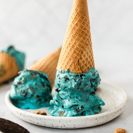 Cookie Monster Ice Cream - Recipe photo by bake and bacon