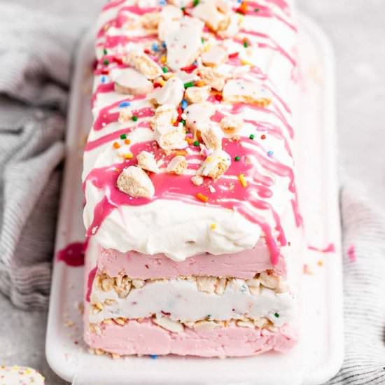 Animal Cookie Cake - Recipe photo by grandbabycakes