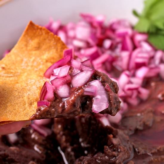 vegan black bean dip - Recipe photo by veganwithgusto