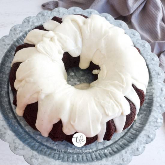 Basic Vanilla Buttercream Glaze - Recipe photo by thefreshcooky