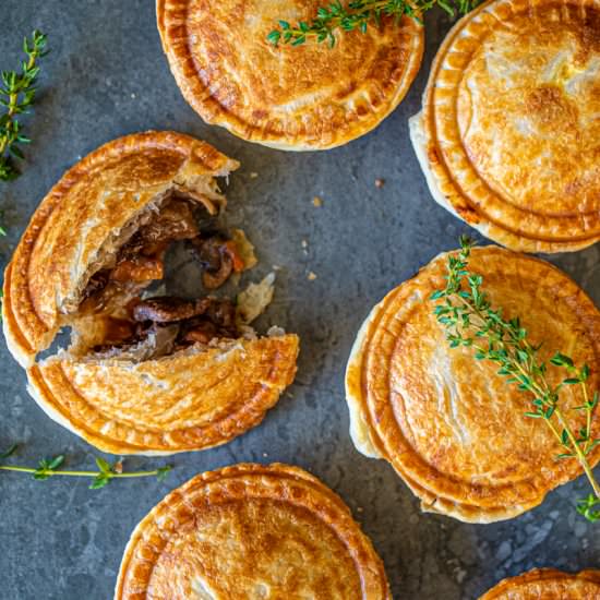 CHUNKY STEAK AND RED WINE PIES - Recipe photo by TaylahsKitchen