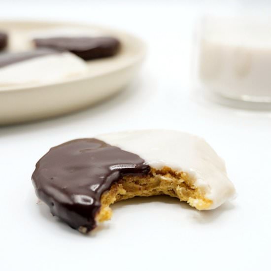 Black & White Cookies (gf – vegan) - Recipe photo by Lovemybodybymiriam