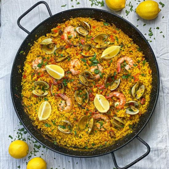 Easy Seafood Paella - Recipe photo by TasteAbroad