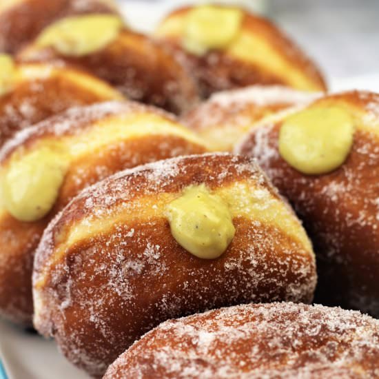 Bomboloni with Pistachio Custard - Recipe photo by Mangia Bedda
