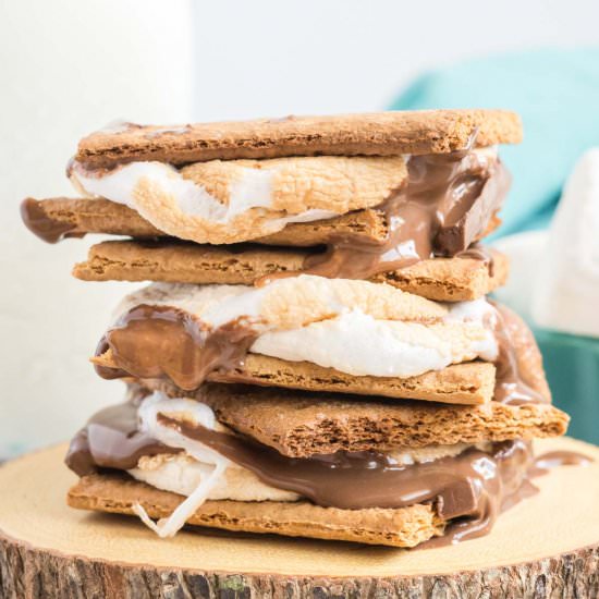 Air Fryer S'mores - Recipe photo by Thebustedoven