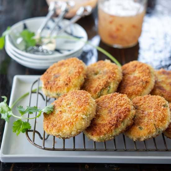 Crispy Thai Crab Cakes - Recipe photo by beyondkimchee