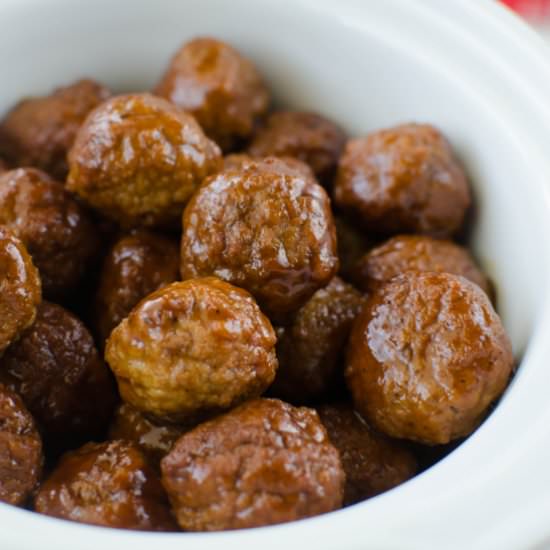 Slow Cooker BBQ Meatballs - Recipe photo by fakeginger
