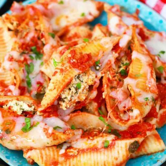 Instant Pot Stuffed Shells - Recipe photo by peasandpeonies