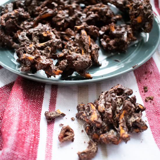 Dark Chocolate & Sea Salt Clusters - Recipe photo by Biteyourcravings