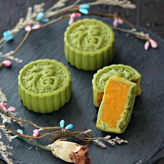 Pumpkin Snowskin Mooncake - Recipe photo by Anncoo