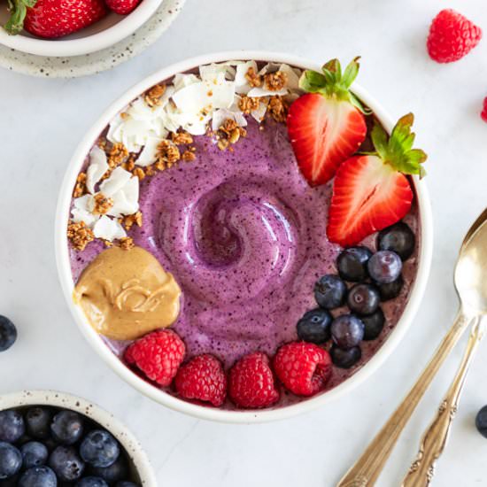 Berry Smoothie Bowl - Recipe photo by purelykaylie