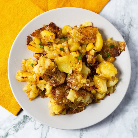 Roasted Garlic Smash Potatoes - Recipe photo by cooking.with.carbs