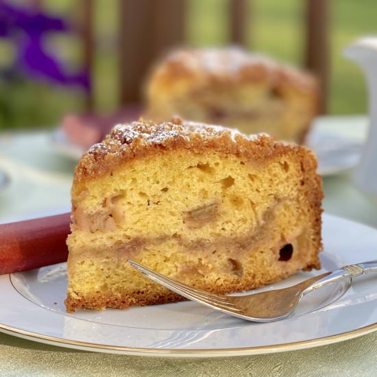 rhubarb cake with streusel topping - Recipe photo by christinascucina