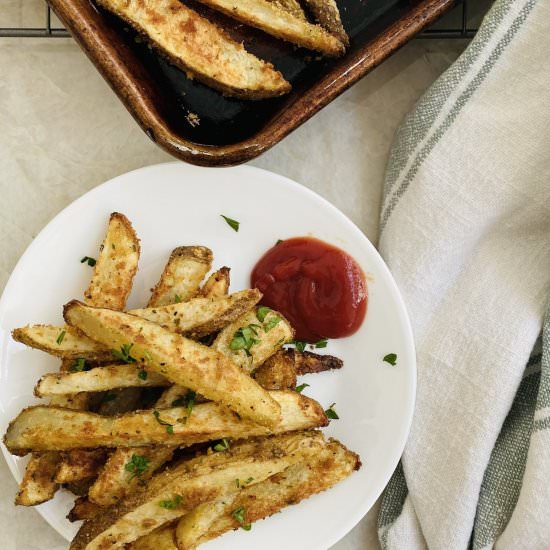 The BEST Crispy Oven Fries - Recipe photo by amycaseycooks