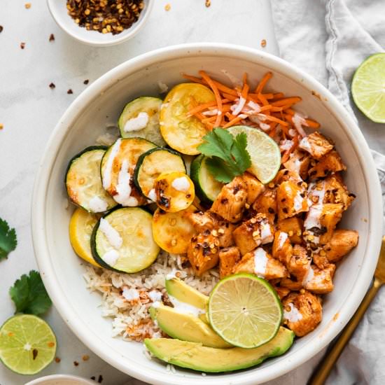 Hot Honey Chicken Bowls - Recipe photo by Jar Of Lemons
