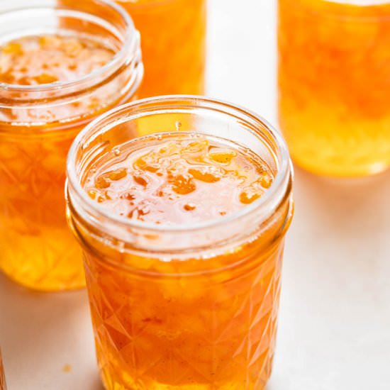 Bourbon Vanilla Peach Jam - Recipe photo by garlic and zest