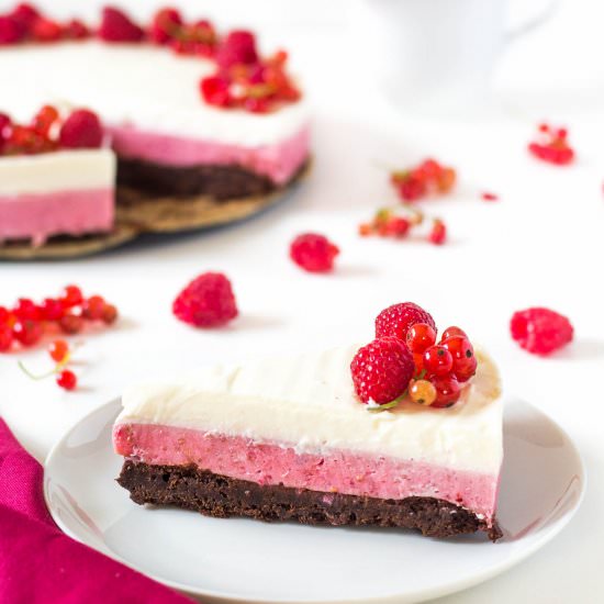 Brownie Red Berry Vanilla Torte - Recipe photo by Blondie-ish at kitchen