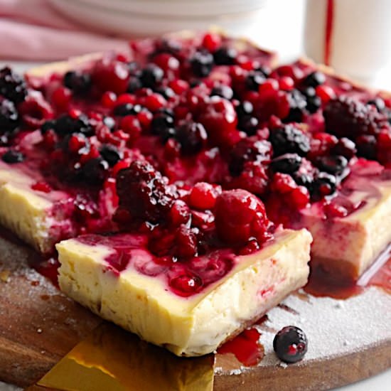 Summer Berries Cheesecake Bars - Recipe photo by BirdsParty