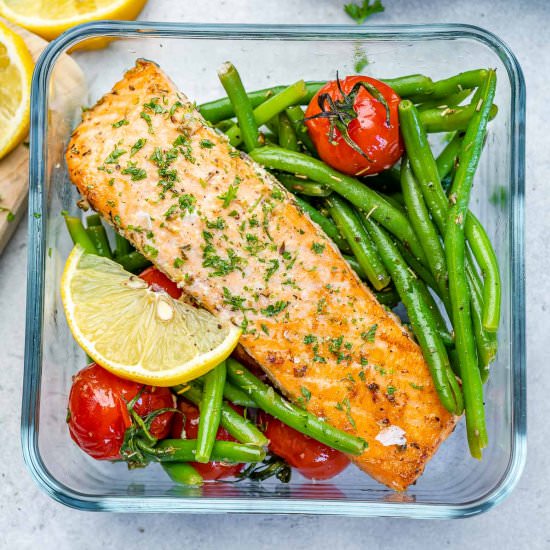 OVEN-BAKED SALMON MEAL PREP - Recipe photo by healthyfitnessmeals