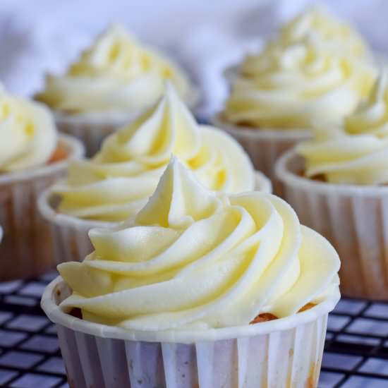 Vanilla Buttercream Frosting - Recipe photo by Sweet Mouth Joy