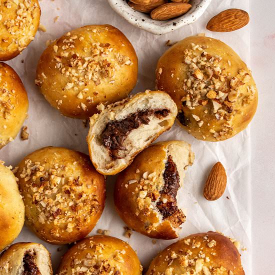 Nutella stuffed almond pretzel bite - Recipe photo by cherryonmysundae
