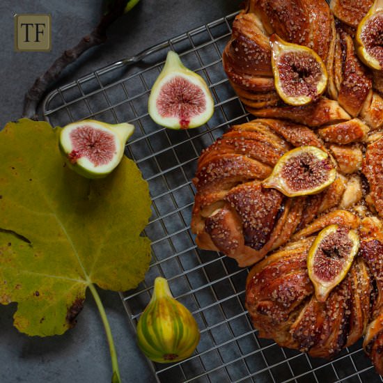 FIG STAR BREAD IN ITALY - Recipe photo by tonyfitzgeraldphotography