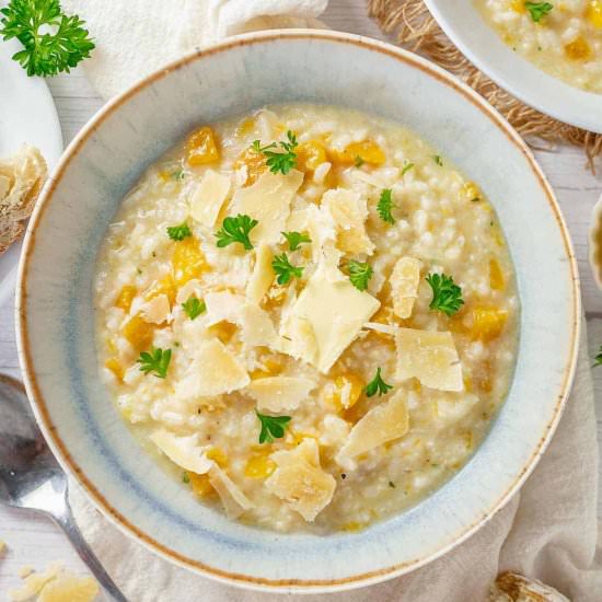BUTTERNUT SQUASH RISOTTO - Recipe photo by theyummybowl