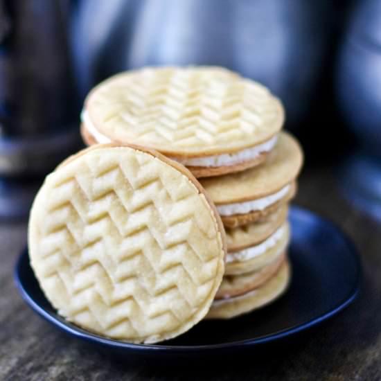 Custard Cream Sandwich Cookies - Recipe photo by karenskitchenstories
