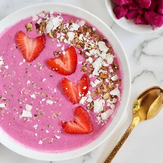 Dragon Fruit Smoothie Bowl - Recipe photo by cheerfulchoices
