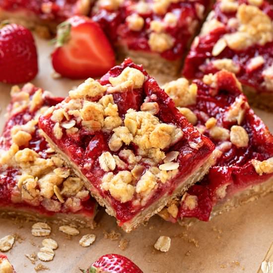 Strawberry Oatmeal Bars - Recipe photo by thecozyapron