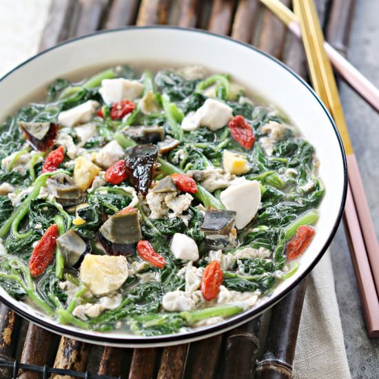 Chinese Spinach with Eggs - Recipe photo by Anncoo