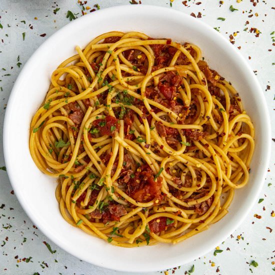 Bucatini all’ Amatriciana - Recipe photo by ChiliPepperMadness