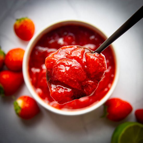 3 Ingredient Strawberry Sauce - Recipe photo by Devancameron