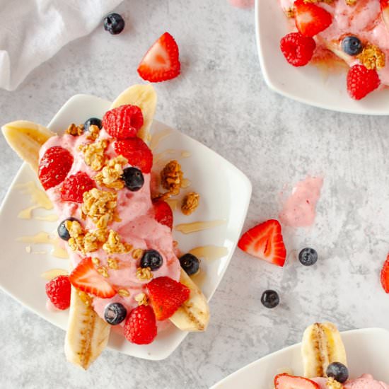 Breakfast Banana Splits - Recipe photo by thedarlingapron
