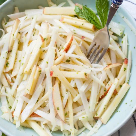 kohlrabi slaw - Recipe photo by everyday-delicious.com